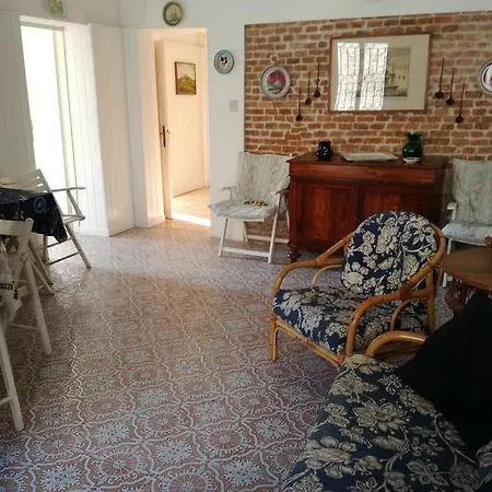 La Casa Di Franca Apartment *